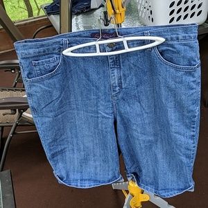 Gloria Vanderbilt Jean Shorts (Women's 18W)